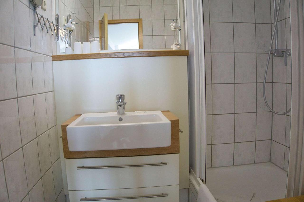 Fewo Mit Meerblick, Gratis Nutzung Vom Ahoi Erlebnisbad Und Sauna In Sellin - Haus Blick Zur See Fewo 11 Goehren  Extérieur photo