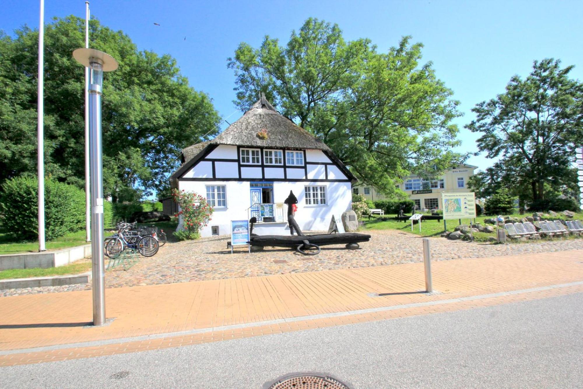 Fewo Mit Meerblick, Gratis Nutzung Vom Ahoi Erlebnisbad Und Sauna In Sellin - Haus Blick Zur See Fewo 11 Goehren  Extérieur photo